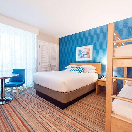 Howard Johnson By Wyndham Anaheim Hotel & Water Playground Екстериор снимка