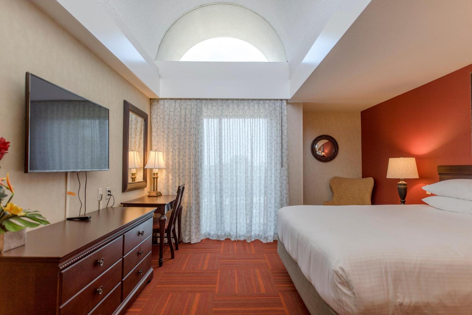 Howard Johnson By Wyndham Anaheim Hotel & Water Playground Екстериор снимка