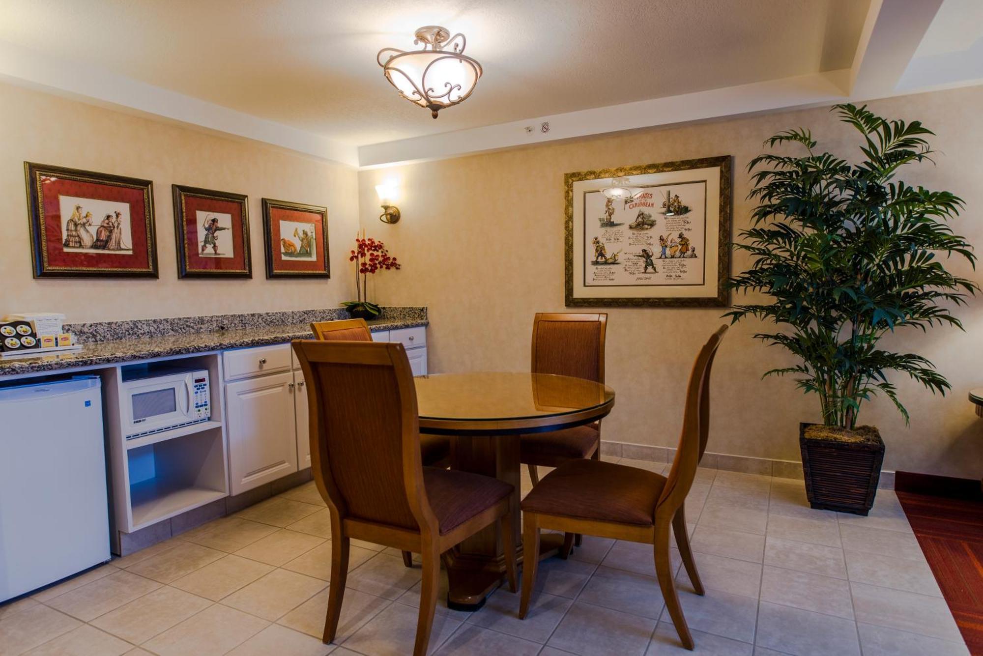 Howard Johnson By Wyndham Anaheim Hotel & Water Playground Екстериор снимка
