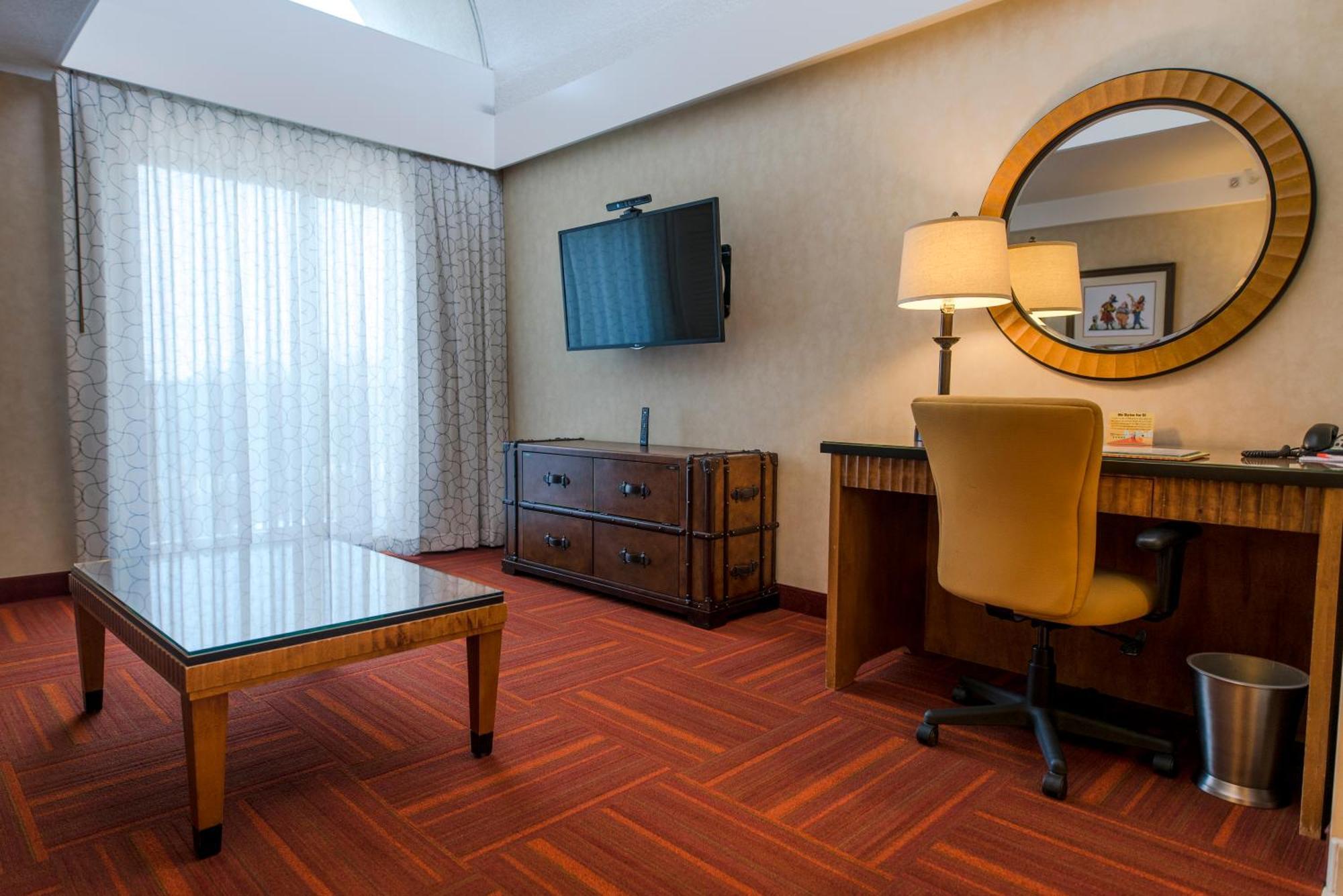 Howard Johnson By Wyndham Anaheim Hotel & Water Playground Екстериор снимка