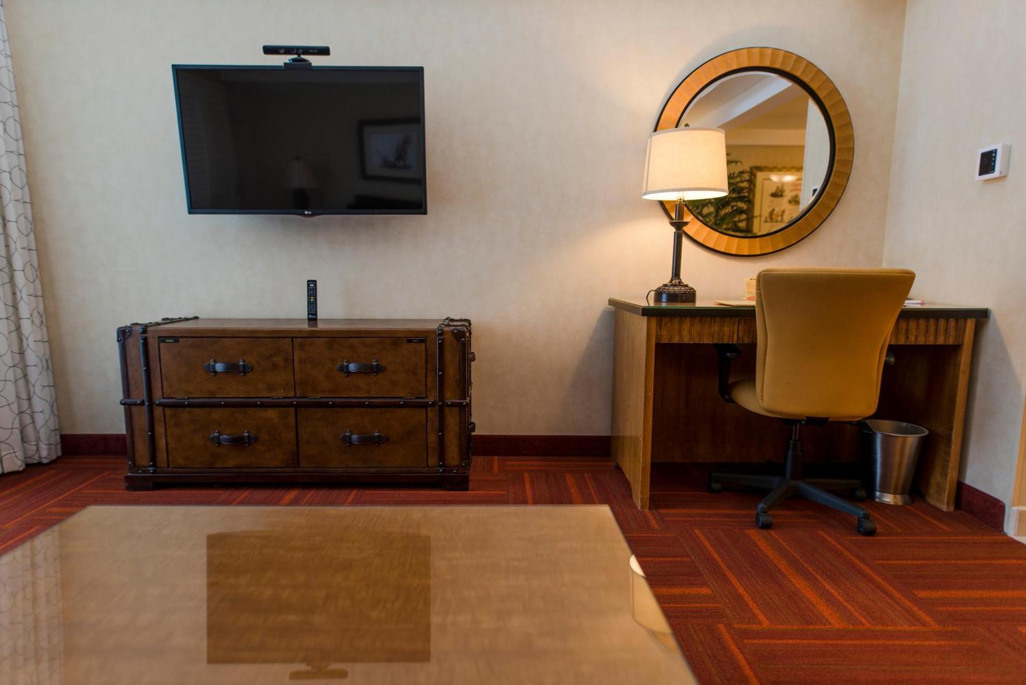 Howard Johnson By Wyndham Anaheim Hotel & Water Playground Екстериор снимка