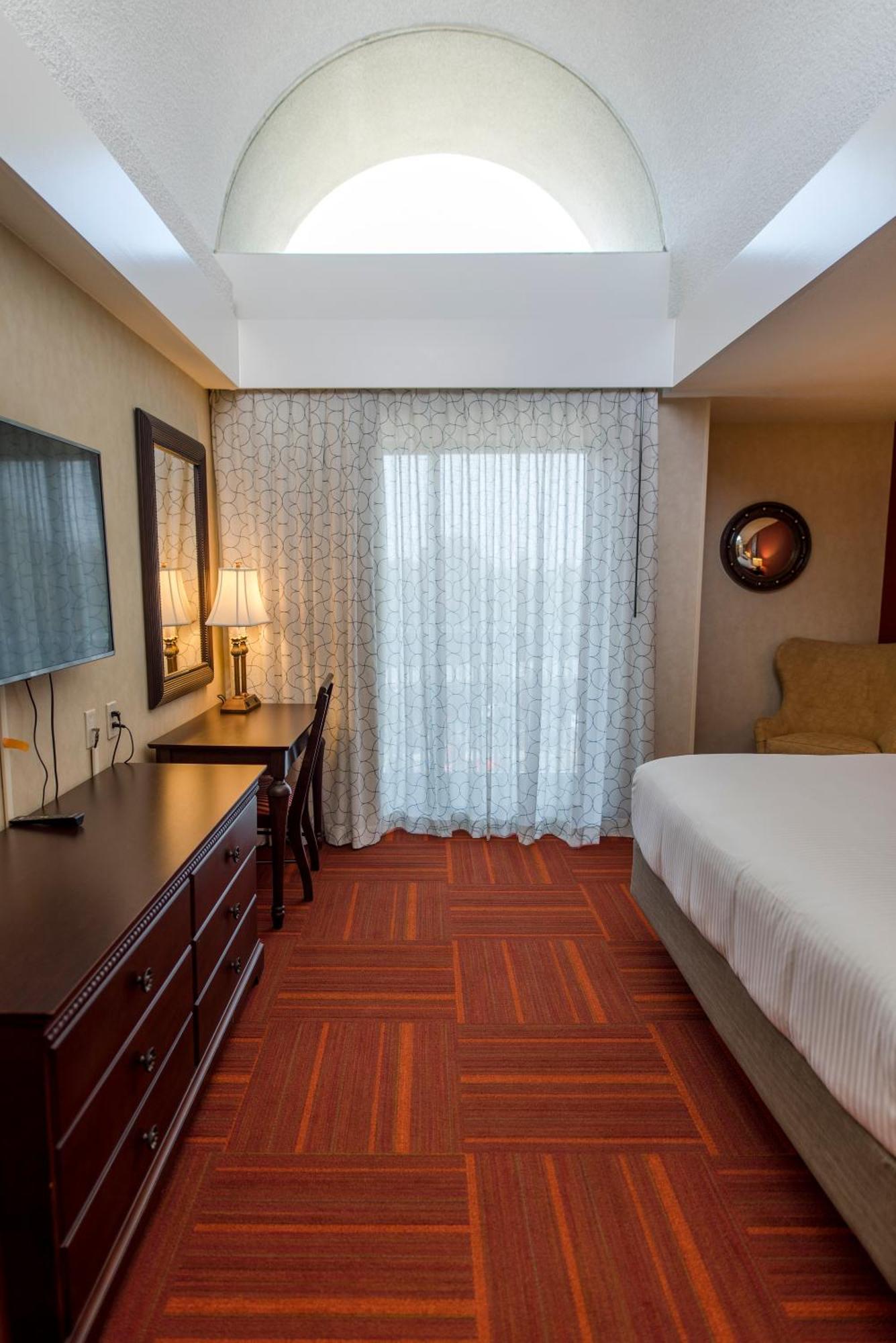 Howard Johnson By Wyndham Anaheim Hotel & Water Playground Екстериор снимка