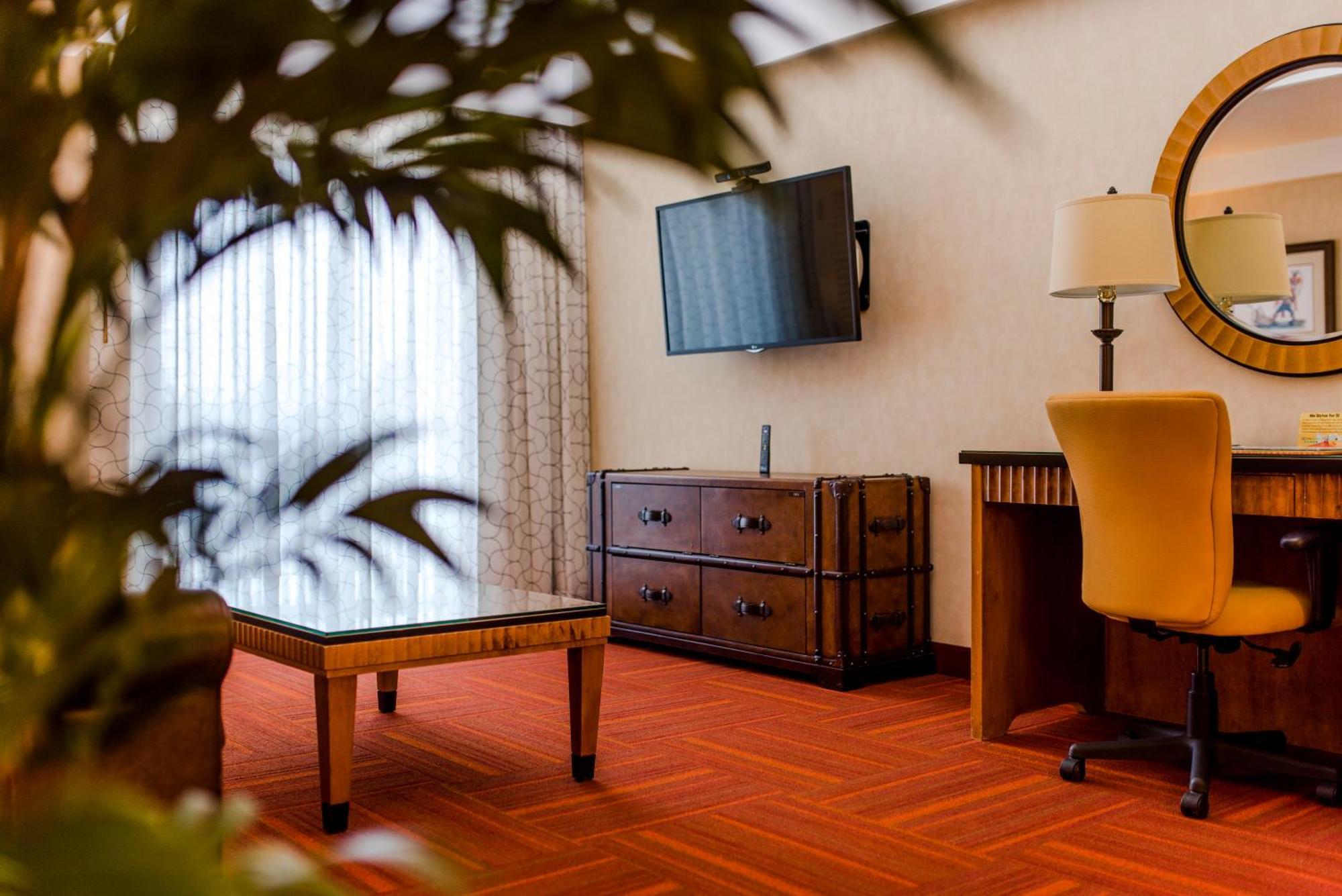 Howard Johnson By Wyndham Anaheim Hotel & Water Playground Екстериор снимка