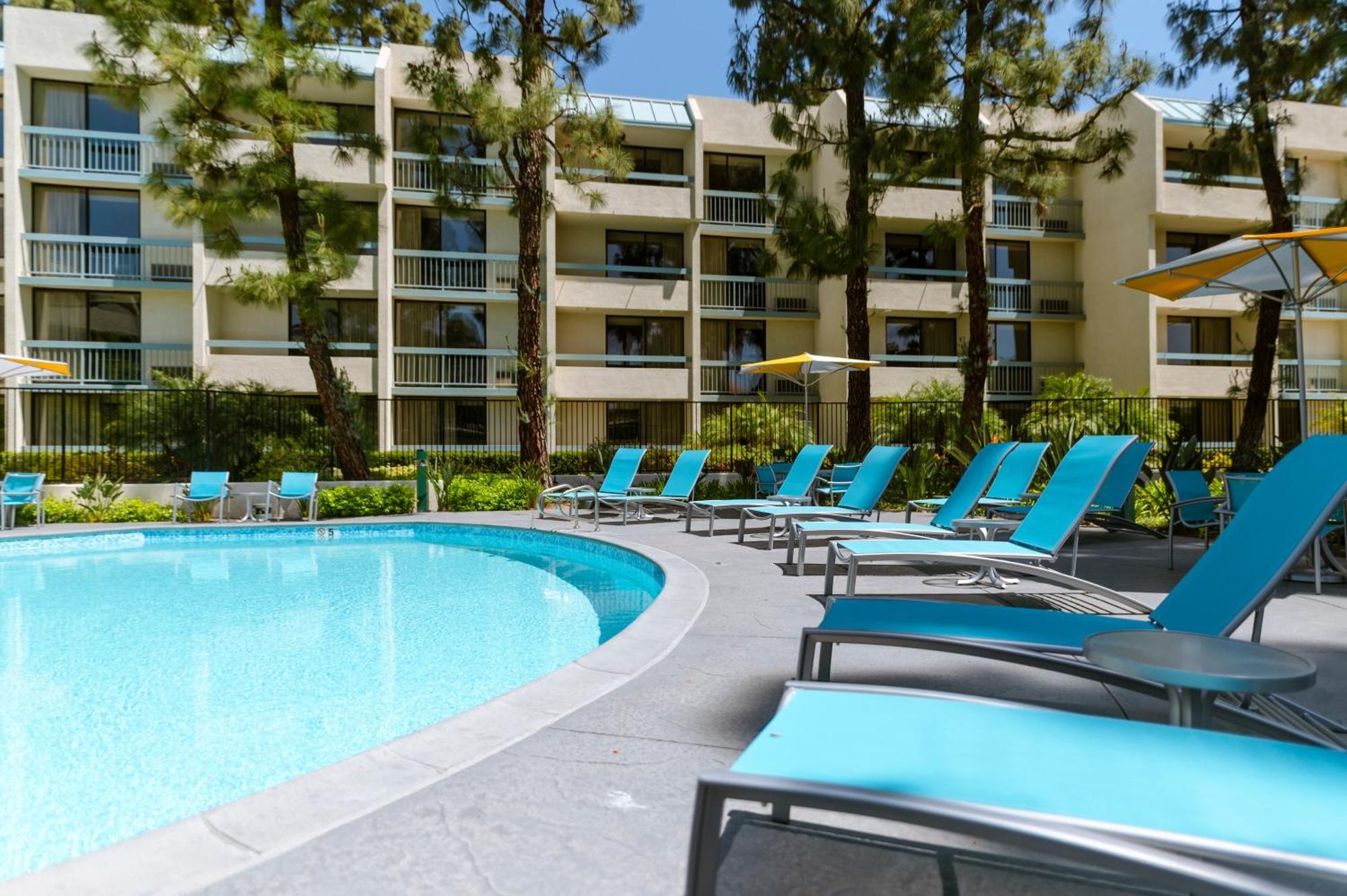 Howard Johnson By Wyndham Anaheim Hotel & Water Playground Екстериор снимка