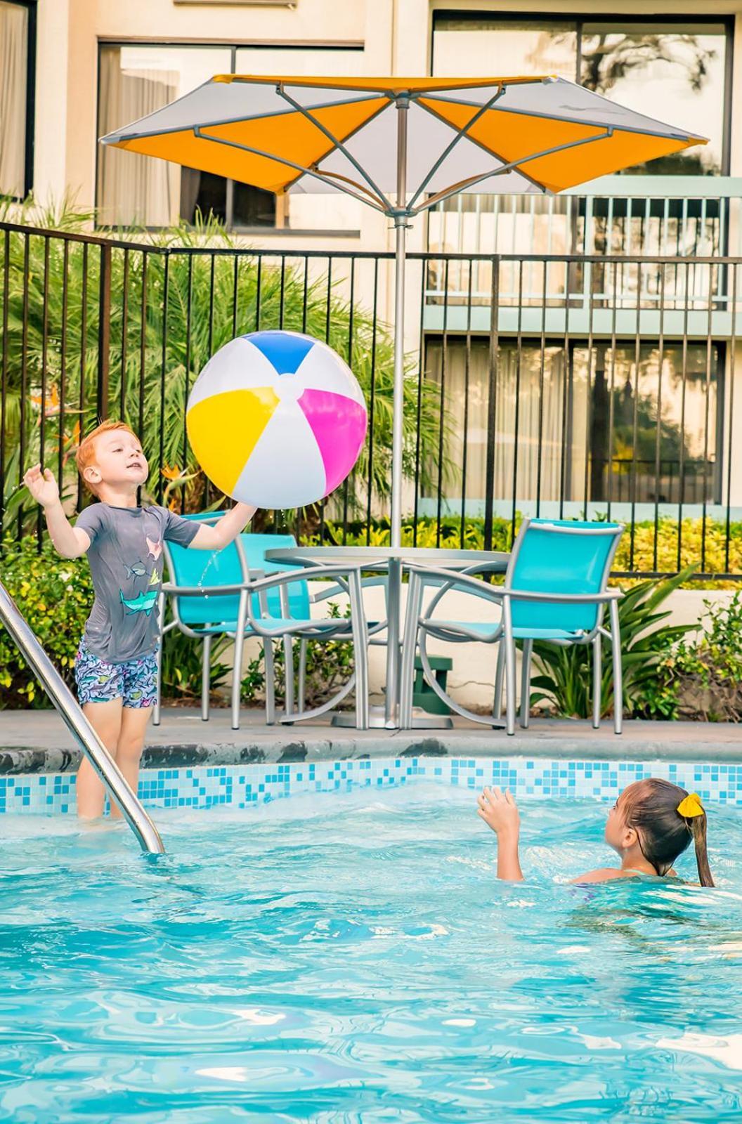 Howard Johnson By Wyndham Anaheim Hotel & Water Playground Екстериор снимка