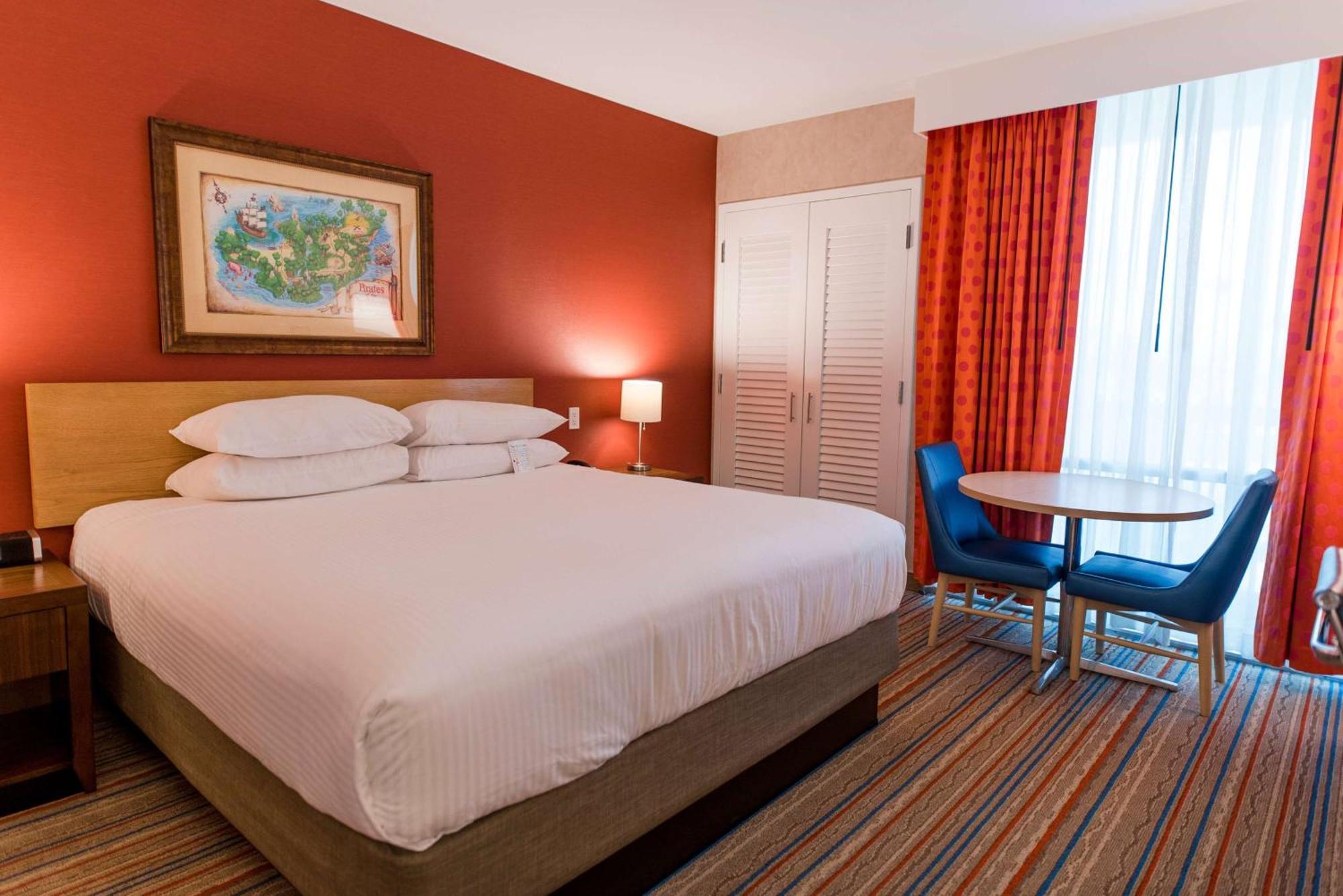 Howard Johnson By Wyndham Anaheim Hotel & Water Playground Екстериор снимка