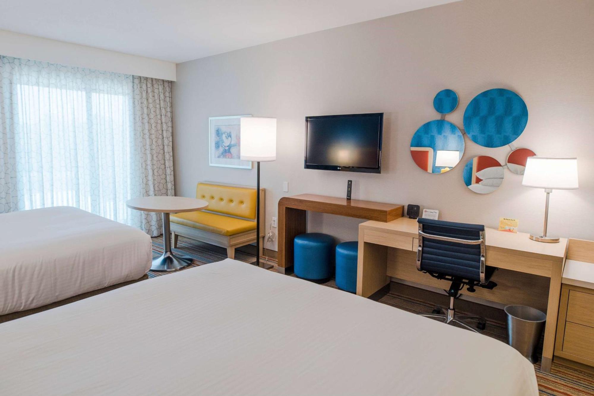 Howard Johnson By Wyndham Anaheim Hotel & Water Playground Екстериор снимка